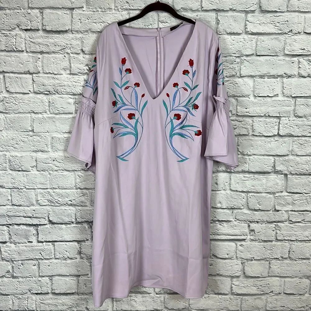 Lovedrobe Shift Dress With Embroidery And Fluted Sleeve Detail Size 22